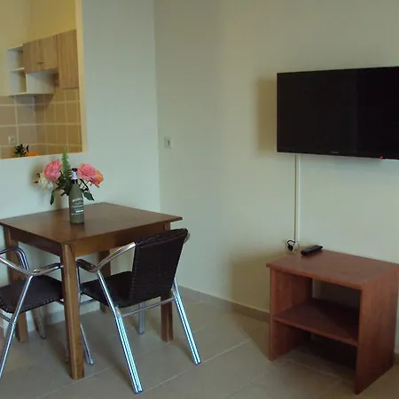 Anna Apartment *